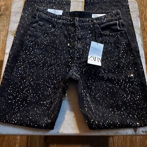 THE EMBELLISHED MID RISE FIT
ZARA